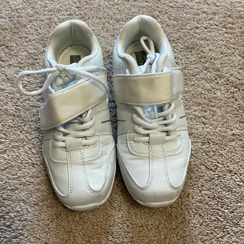Patsy Cheer/Dance Sneakers Size US woman’s 5